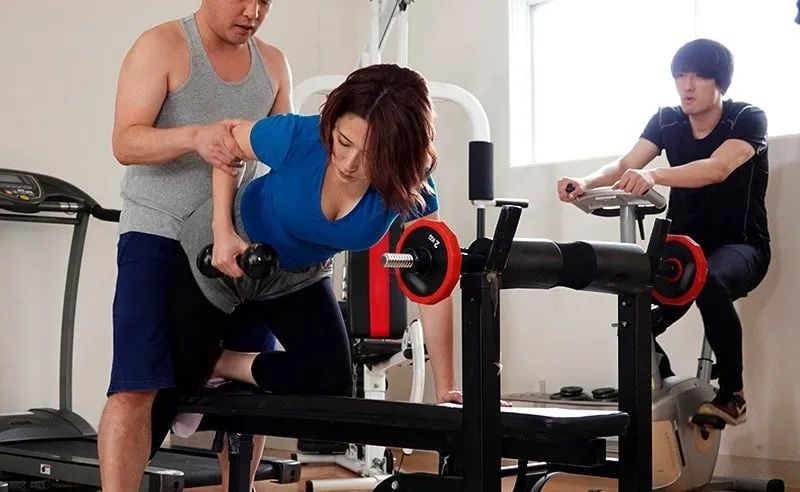 Chồng phát hiện người vợ địt nhau với huấn luyện viên thể hình