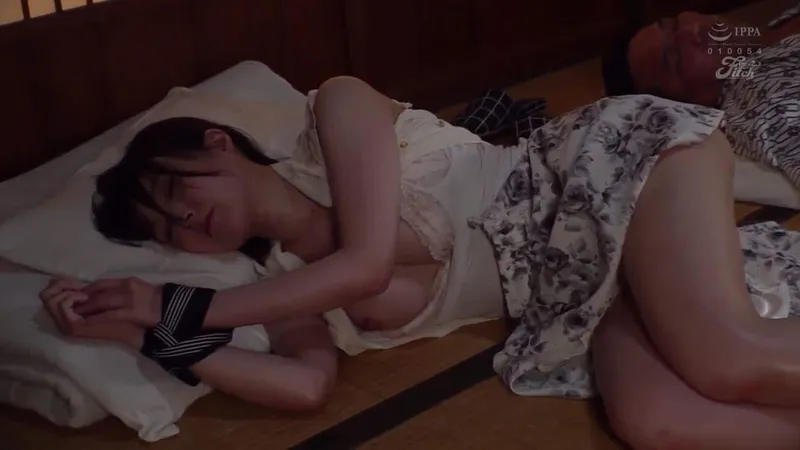 Xin người chồng đi làm ăn với cấp trên, nữ nhân viên rơi vào kế hoạch của ông tiền bối biến thái