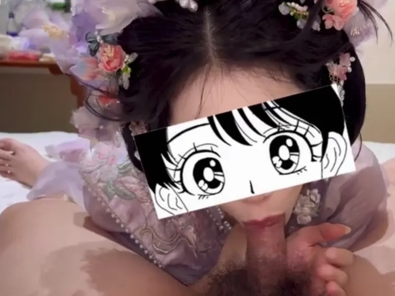 Gái xinh trong bộ đồ con mèo nhỏ mút cò cực đã